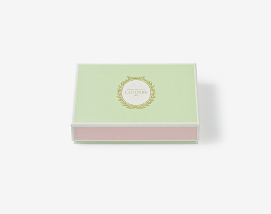 "Aquarelle" 24 macarons gift box